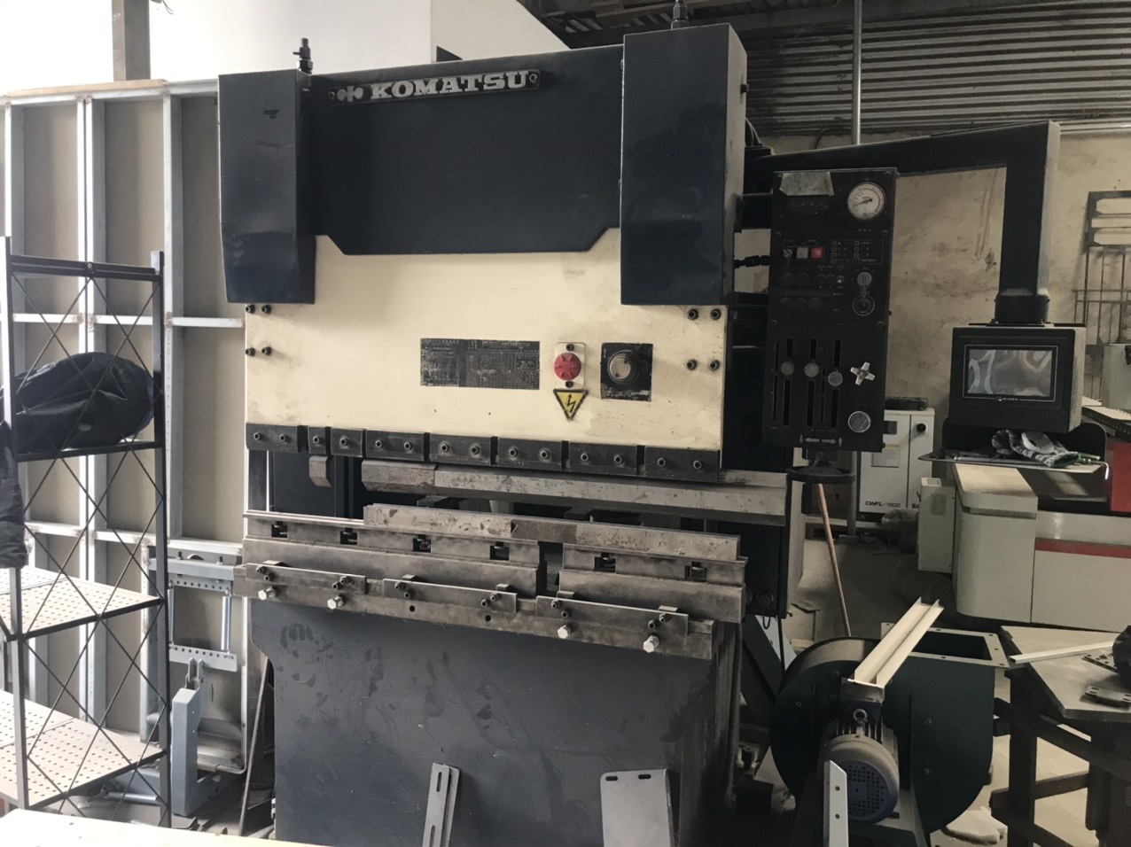 Bending machine
